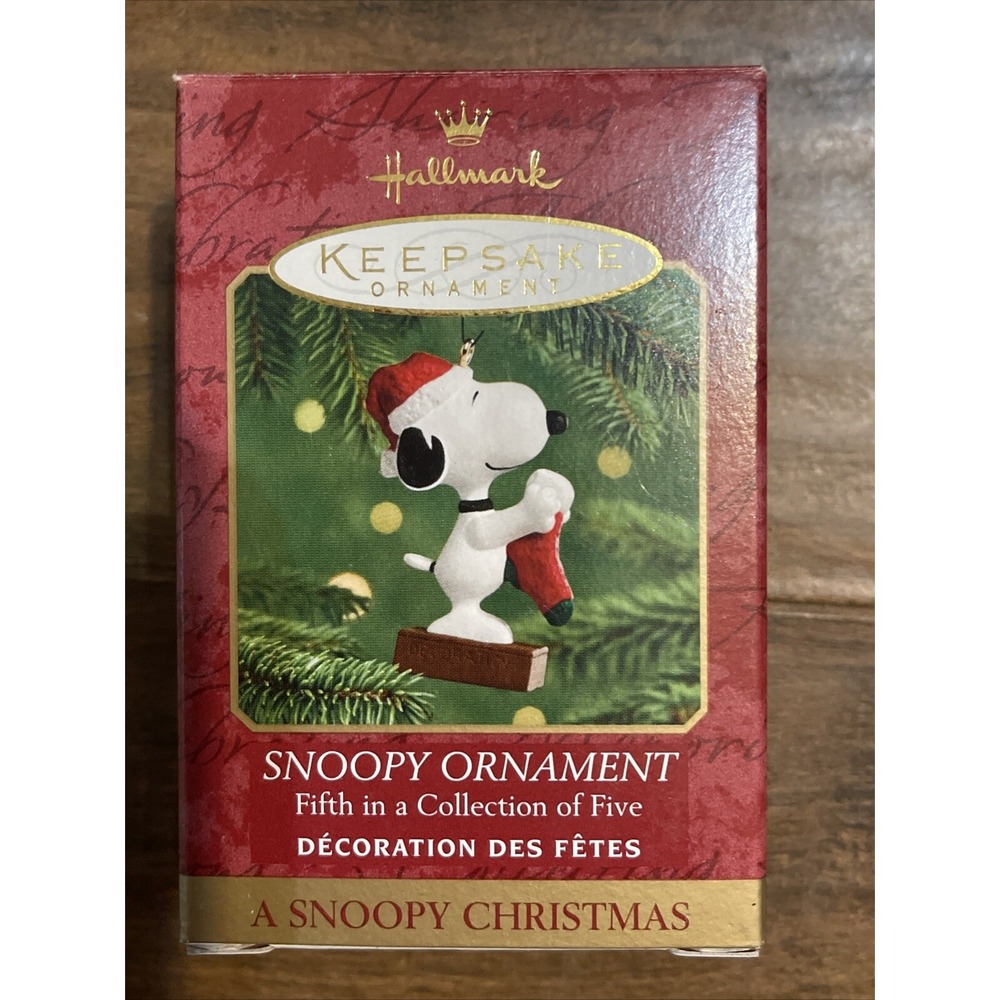 Hallmark Keepsake Ornament A Snoopy Christmas Snoopy #5 in Series 1999